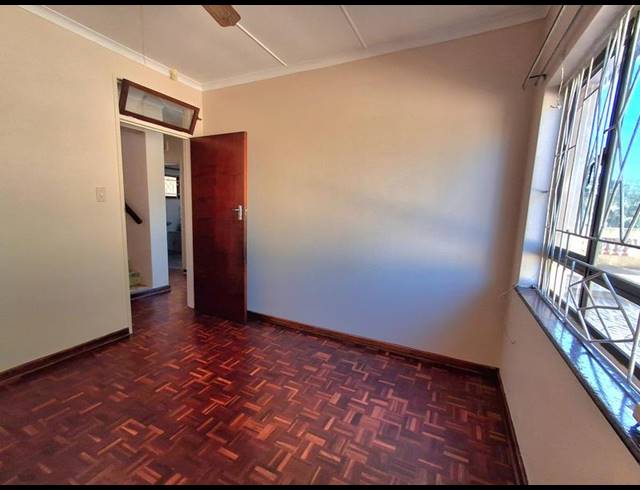 4 BEDROOM PROPERTY TO RENT IN MEREBANK